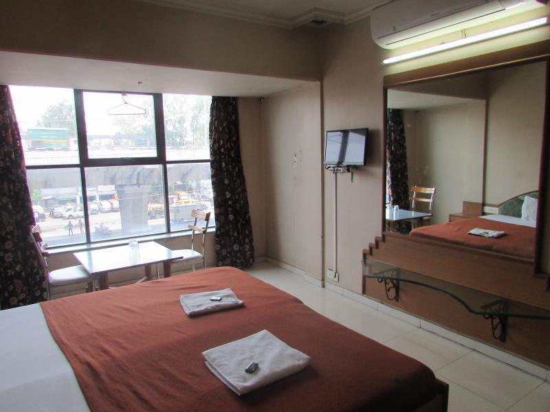 Hotel Dwarka Nashik Exterior photo